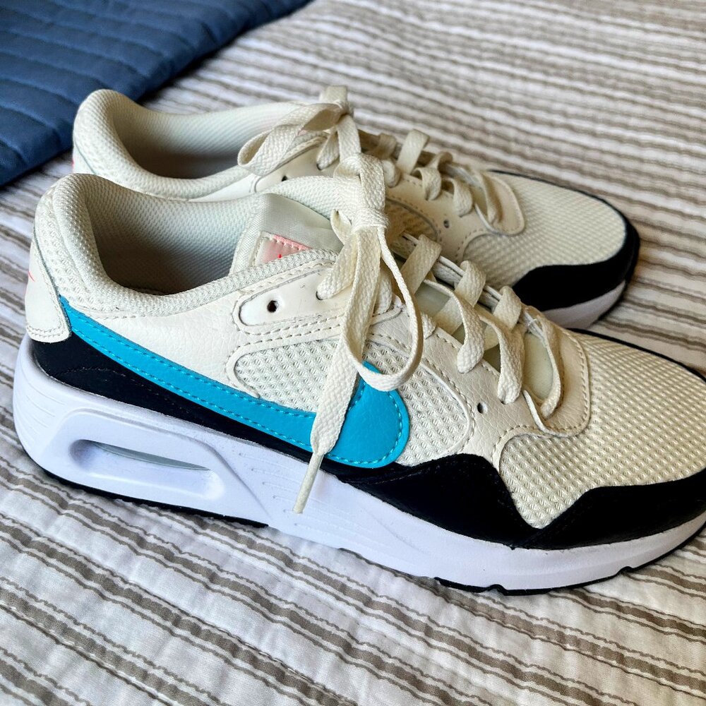 Nike Air tennis shoes